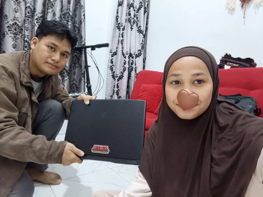 livia komputer livia komputer